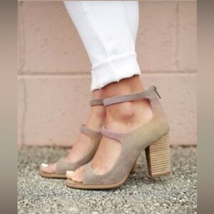 Seychelles Tan block Heel *like new!*